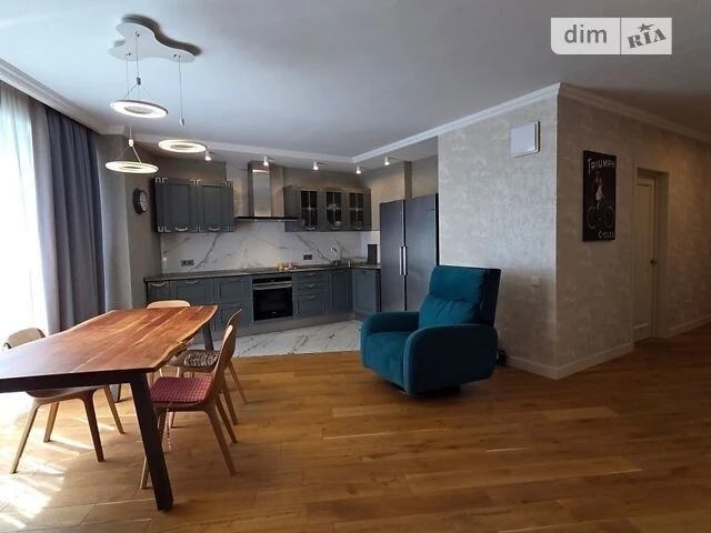 Sale of 4-room apartment 96.3 sq. m on Mytropolyta Vasylya Lyp street