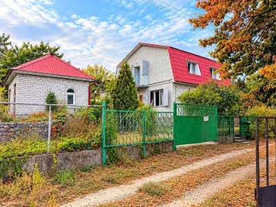 House. Dnipro, Riverbank