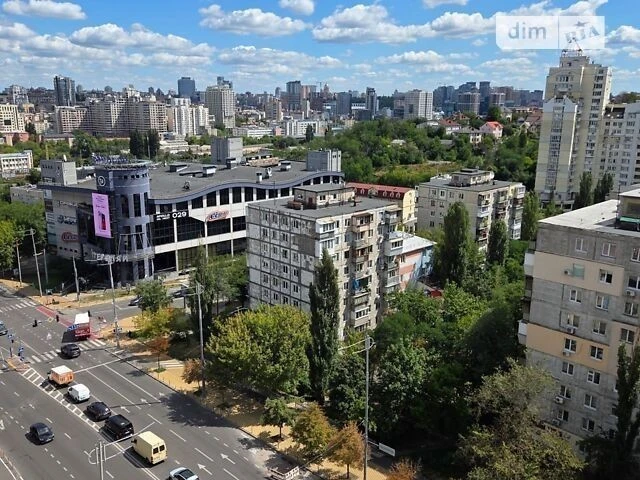 Sale of 4-room apartment 96.3 sq. m on Mytropolyta Vasylya Lyp street