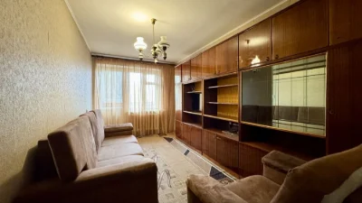 Продається 2-кімнатна квартира в цегляному будинку з меблями та технікою!