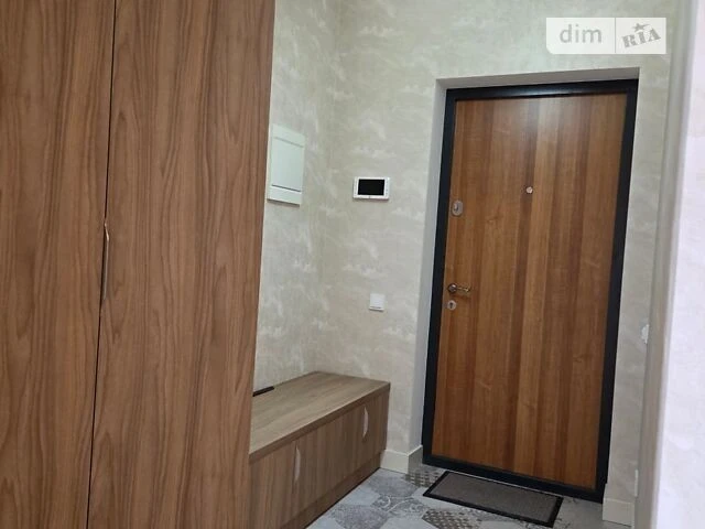 Sale of 4-room apartment 96.3 sq. m on Mytropolyta Vasylya Lyp street