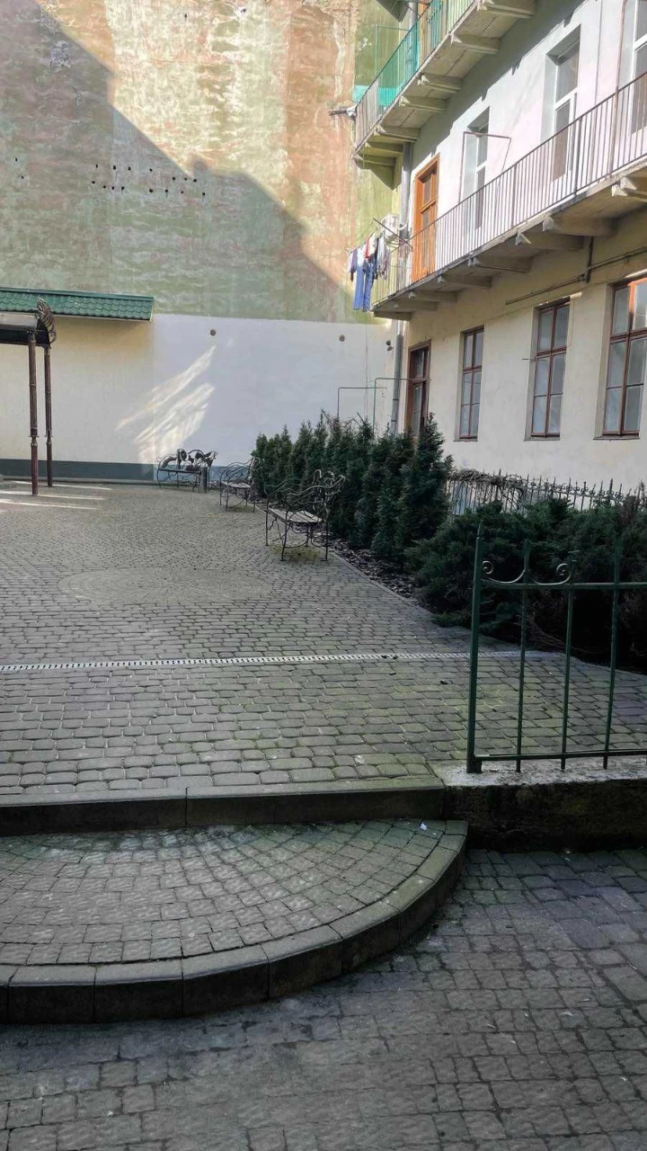 Продаж 1-комнатной квартиры, ул. Шопена, центр Львова, под ремонт
