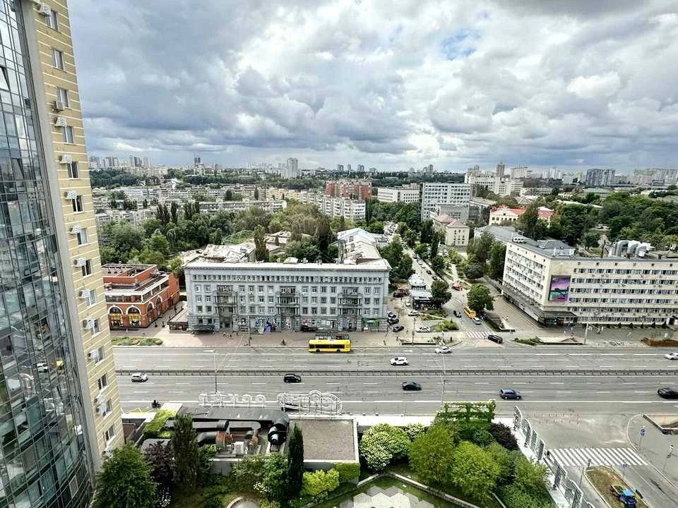 Квартира. Київ, Берестейський просп.