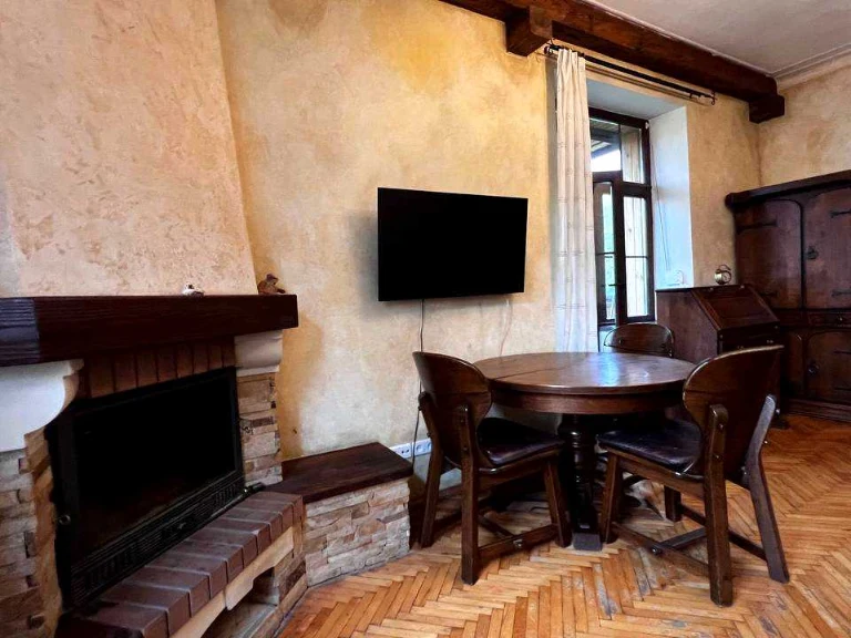 Apartment. Derevlyan, Derevlyan Street