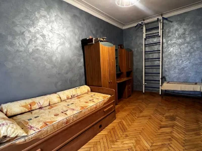 Квартира. Київ, Деревлянська вул.