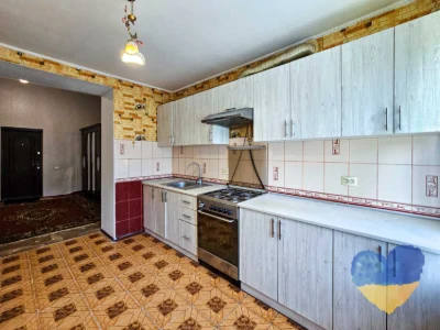 Cozy 2-bedroom apartment with its own plot in the city
