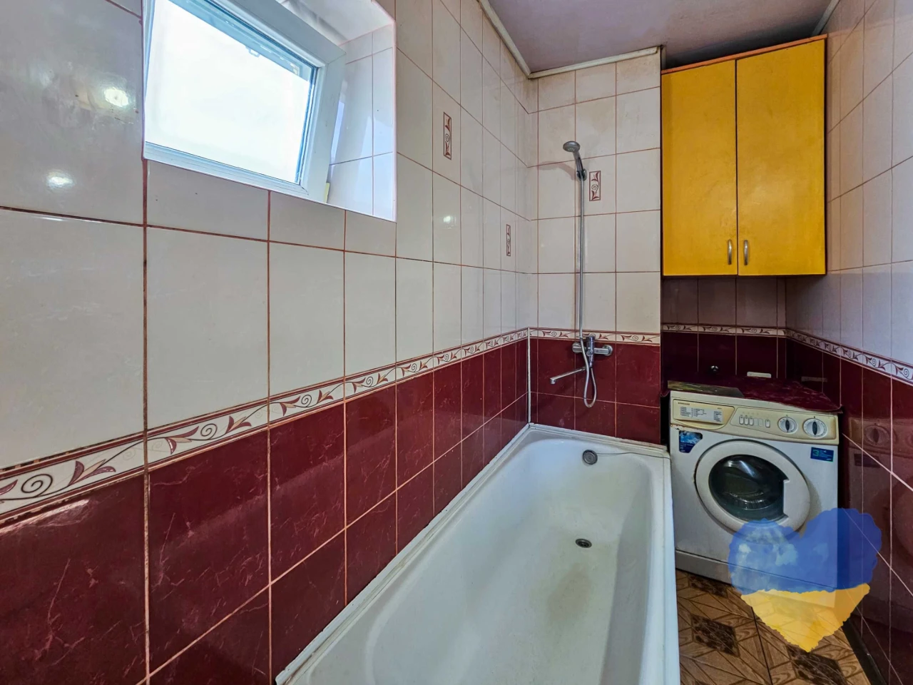 Cozy 2-bedroom apartment with its own plot in the city