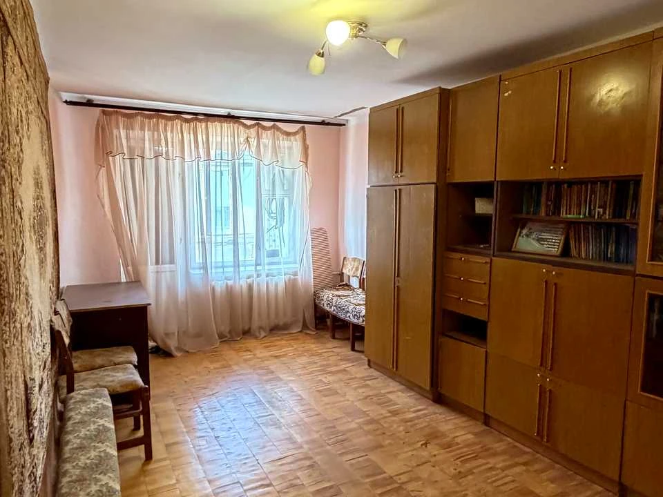 Apartment. Volynska Division street.