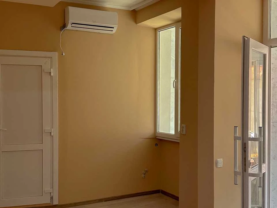 Apartment. Shkilna St.