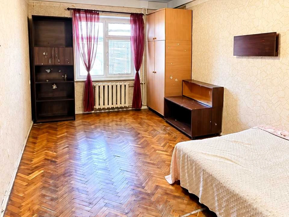 Квартира. Киев, Русановская набережная ул.