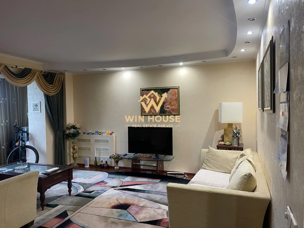 2K apartment on Pecers'ky near Arsenal metro. Ivan Mazepy