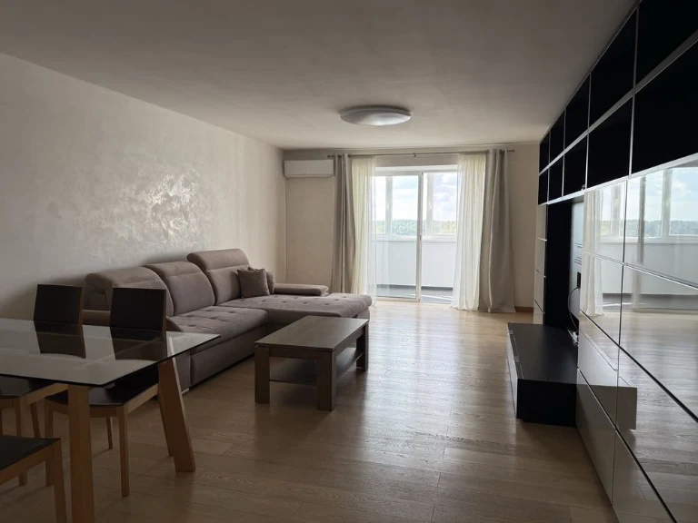 Sale or long-term rental. 3-bedroom apartment 150 m²