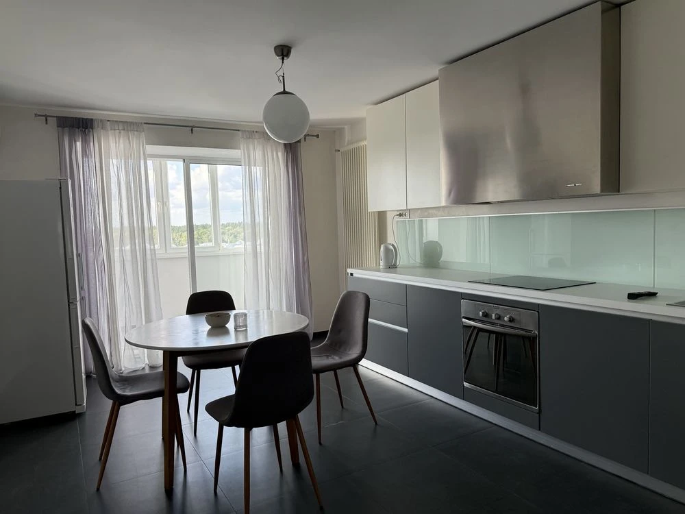 Sale or long-term rental. 3-bedroom apartment 150 m²
