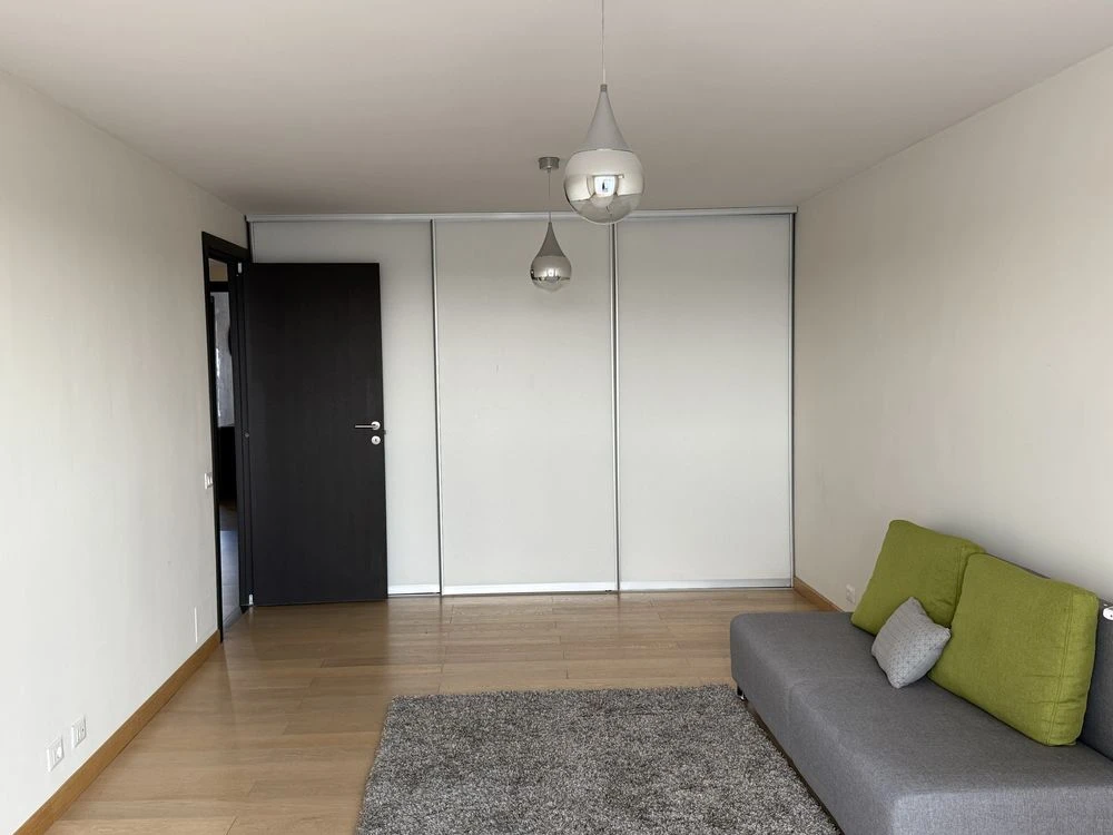 Sale or long-term rental. 3-bedroom apartment 150 m²