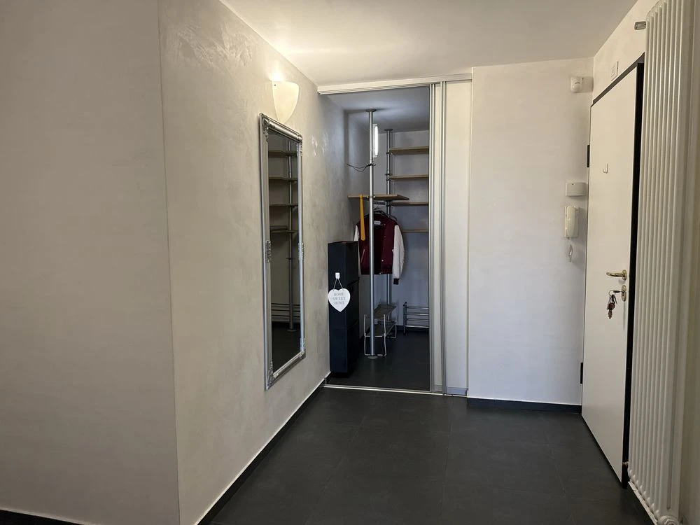 Sale or long-term rental. 3-bedroom apartment 150 m²