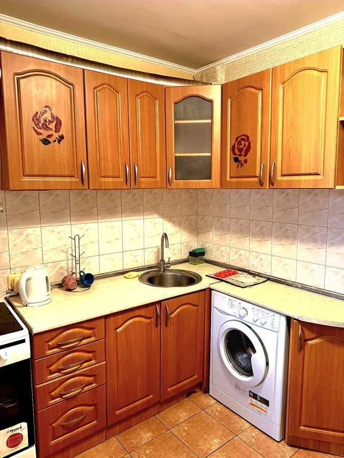 Продається 1-кімнатна квартира 39 м², вулиця Николая Закревського,