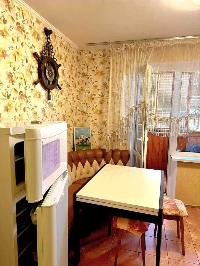 Продається 1-кімнатна квартира 39 м², вулиця Николая Закревського,