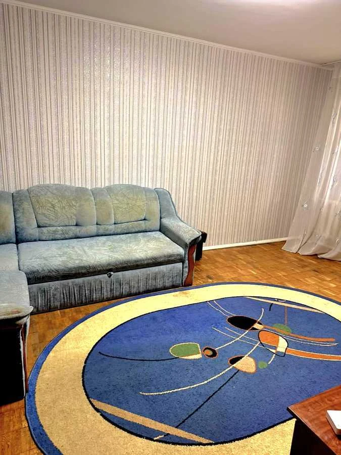 Продається 1-кімнатна квартира 39 м², вулиця Николая Закревського,