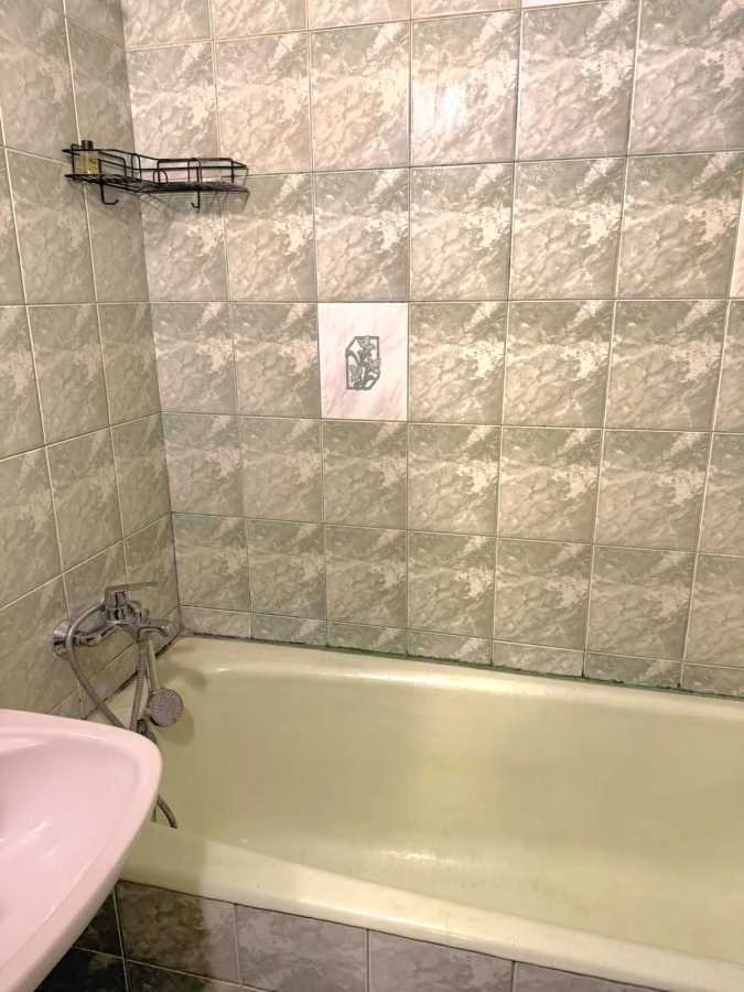 Продається 1-кімнатна квартира 39 м², вулиця Николая Закревського,