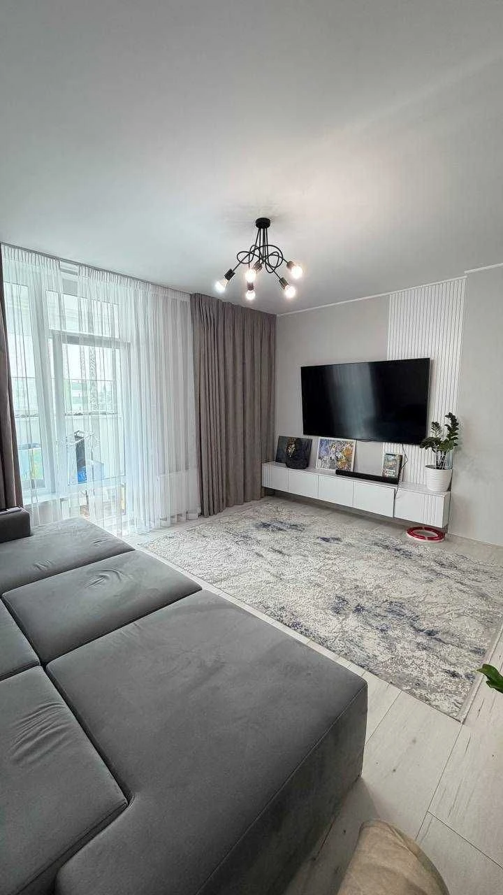 3-room apartment with designer renovation! Syretski Sady Residential Complex
