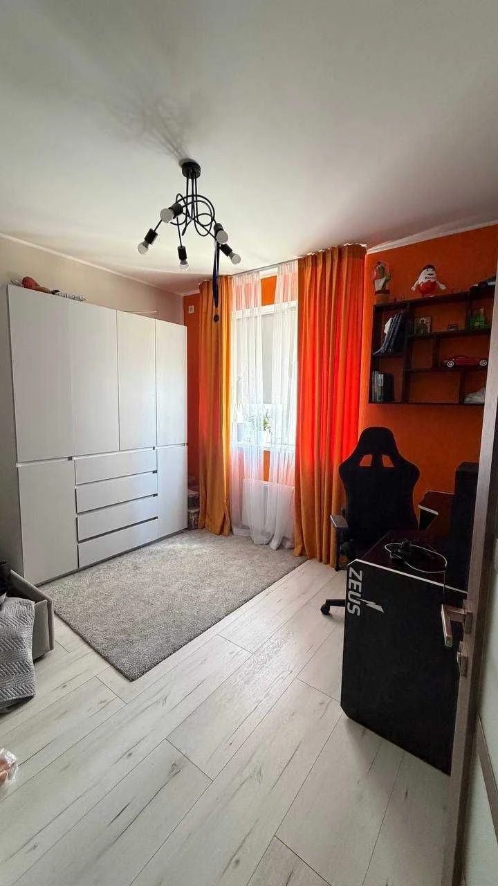 3-room apartment with designer renovation! Syretski Sady Residential Complex