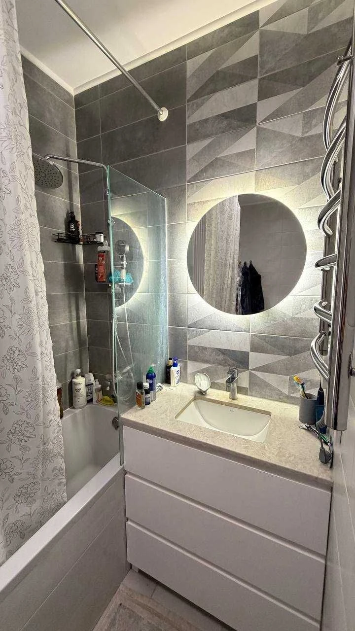 3-room apartment with designer renovation! Syretski Sady Residential Complex