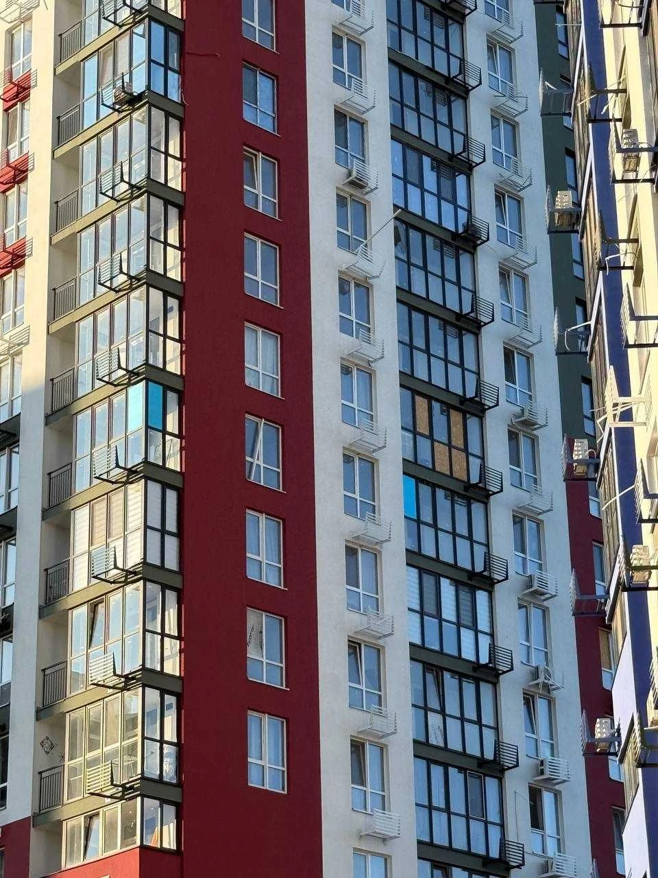 3-room apartment with designer renovation! Syretski Sady Residential Complex