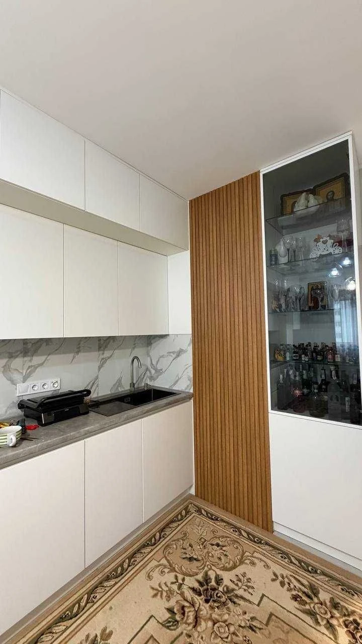 3-room apartment with designer renovation! Syretski Sady Residential Complex