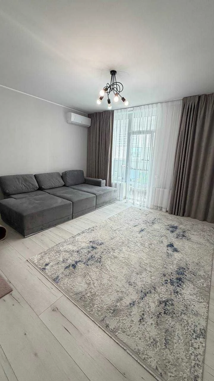 3-room apartment with designer renovation! Syretski Sady Residential Complex