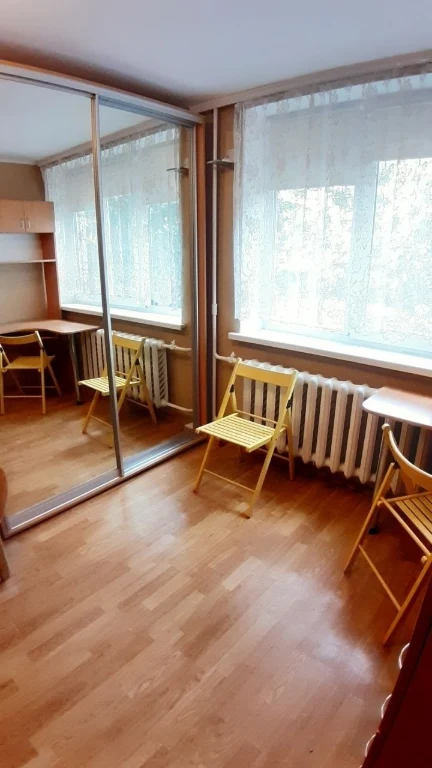 Продам 1-к квартиру гостинка
