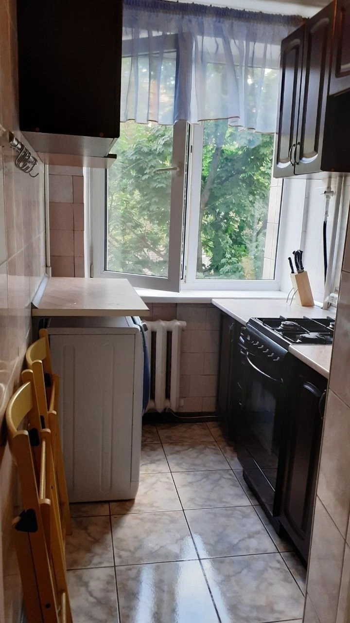 Продам 1-к квартиру гостинка