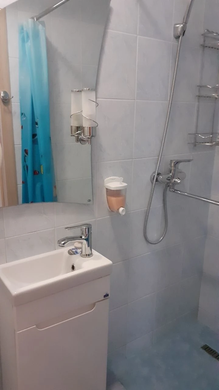 Продам 1-к квартиру гостинка