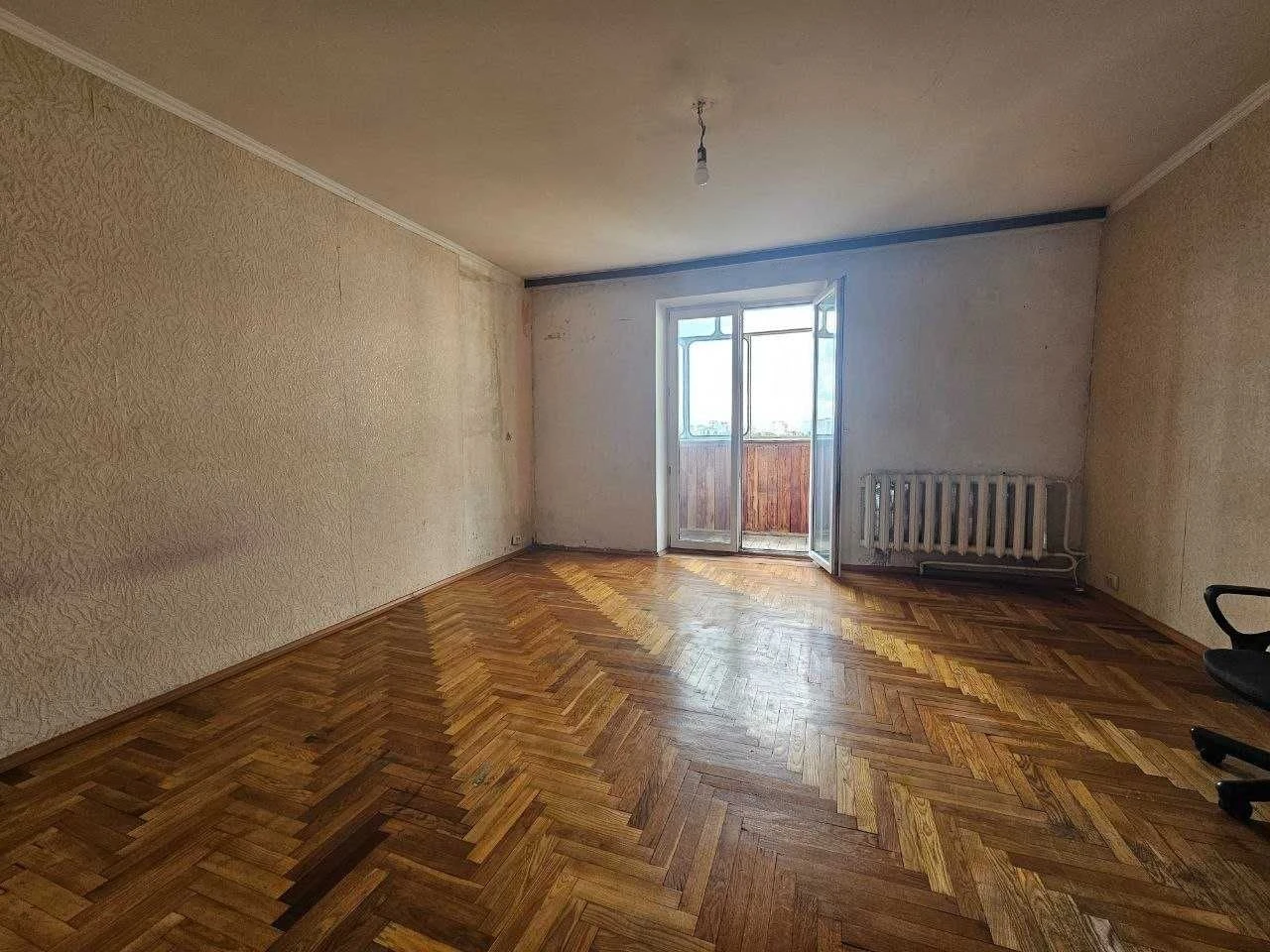 продам 4к., вул. Братиславська 13, Воскресенка, поруч Епіцен