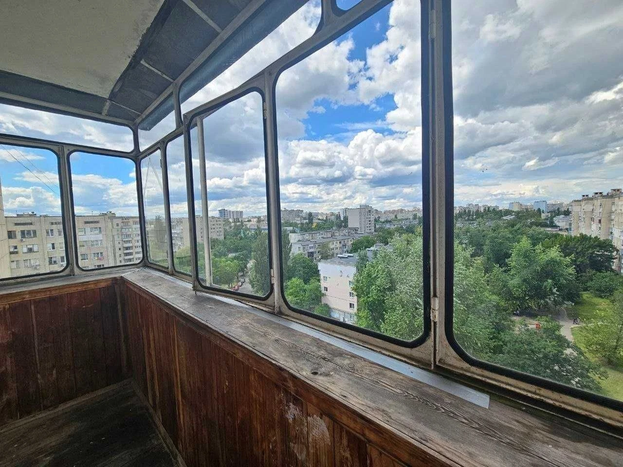 продам 4к., вул. Братиславська 13, Воскресенка, поруч Епіцен
