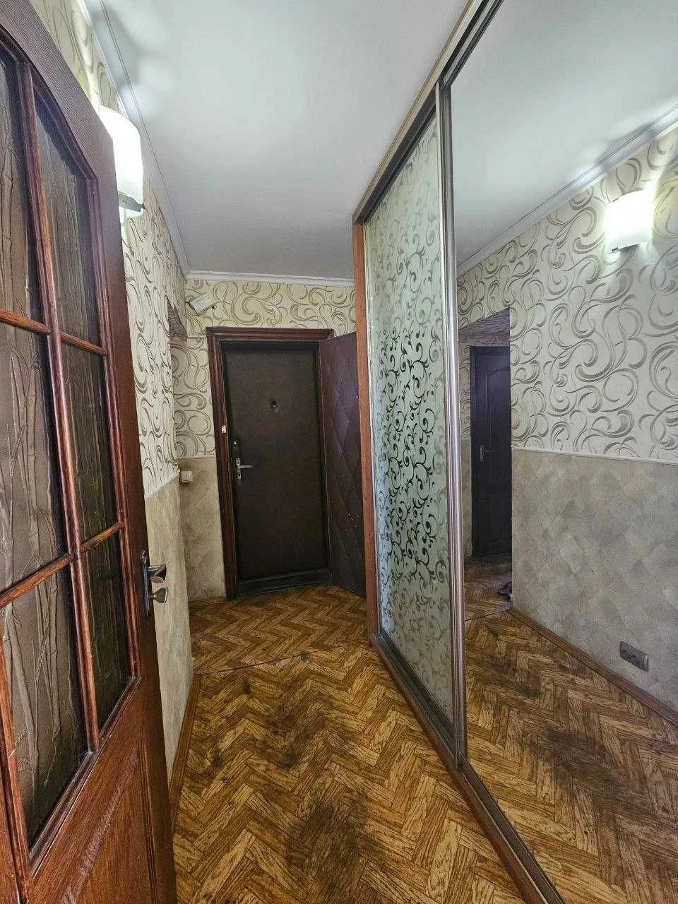 продам 4к., вул. Братиславська 13, Воскресенка, поруч Епіцен