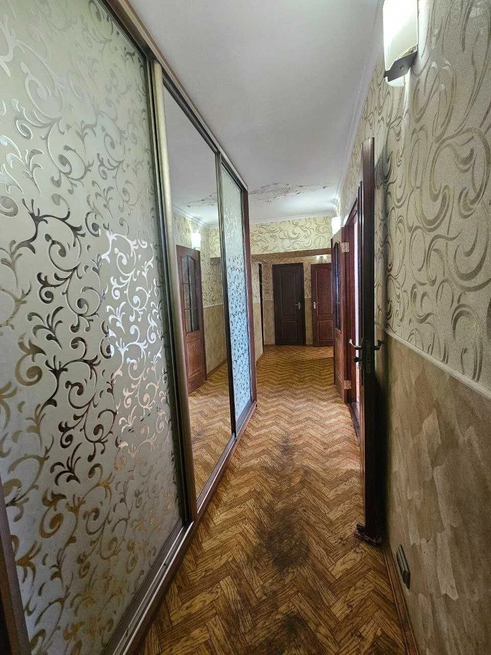 продам 4к., вул. Братиславська 13, Воскресенка, поруч Епіцен