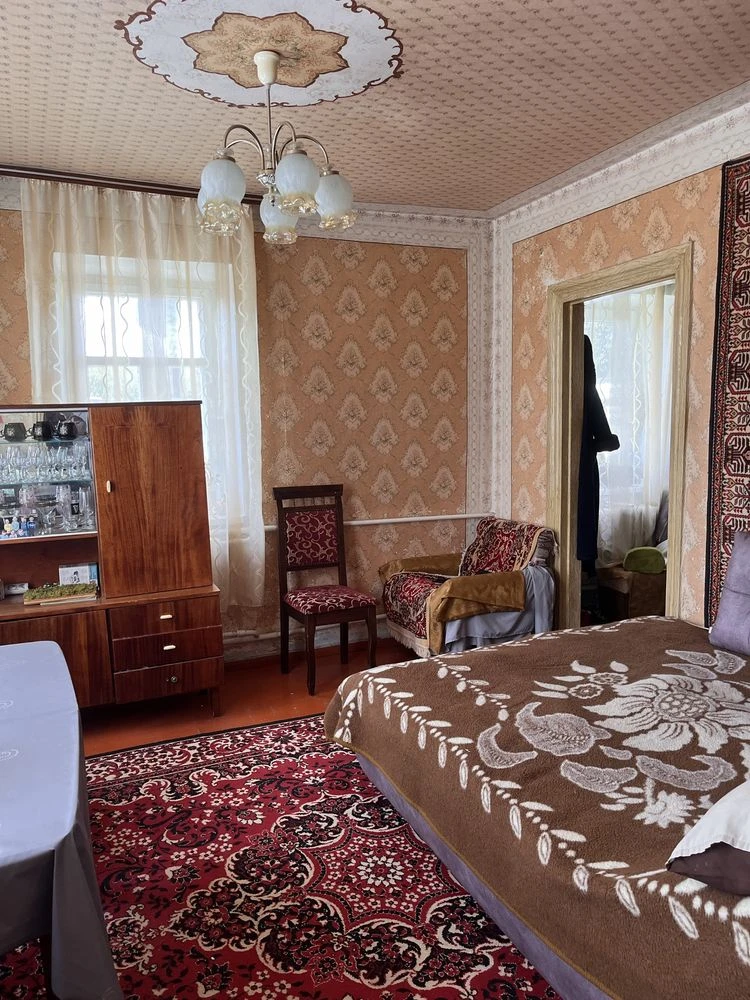 Продаж половини будинку в районі проспекту Металургів, 6
