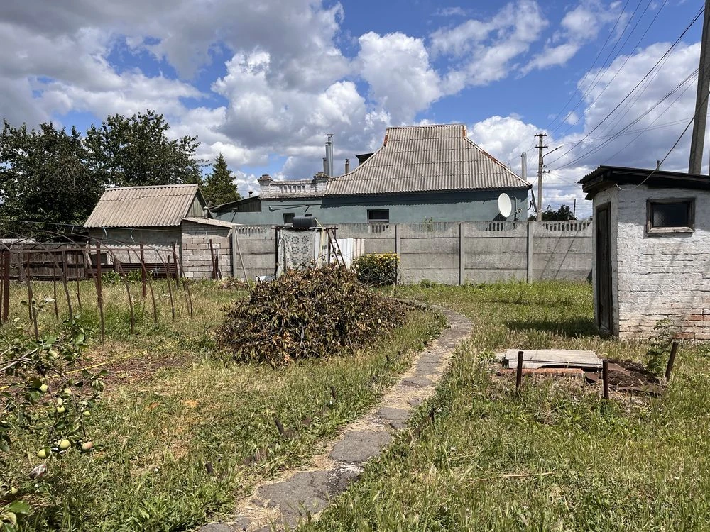 Продаж половини будинку в районі проспекту Металургів, 6