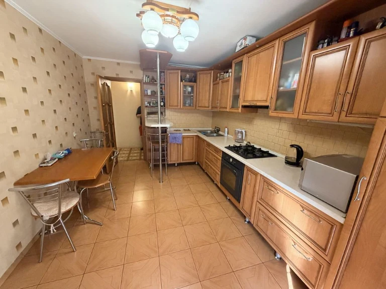 Продажа 4-х комнатной квартиры 2/9 Центр 5 Слобідська