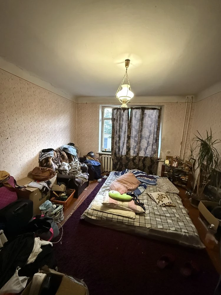 Продам 2-х кімнатну малосімейку