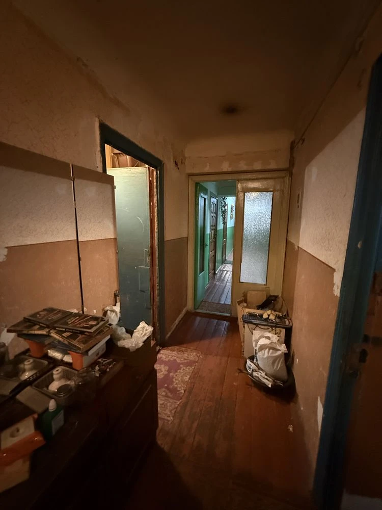 Продам 2-х кімнатну малосімейку