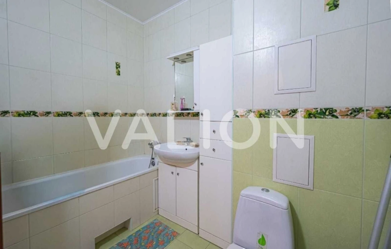 For Sale 3-room apartment, Vasyl Kasiyana Street, 2/1, Holosiiv.