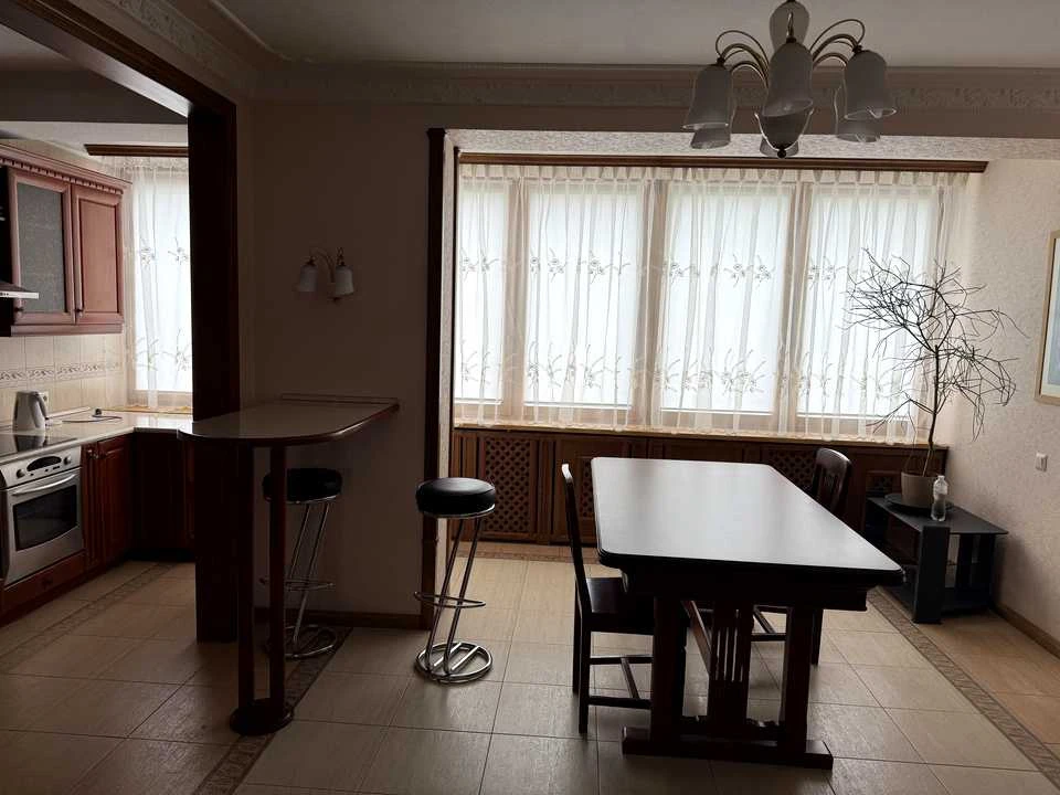 Квартира. Киев, улица Михаила Омеляновича-Павленка