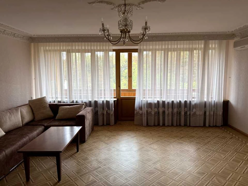 Квартира. Киев, улица Михаила Омеляновича-Павленка