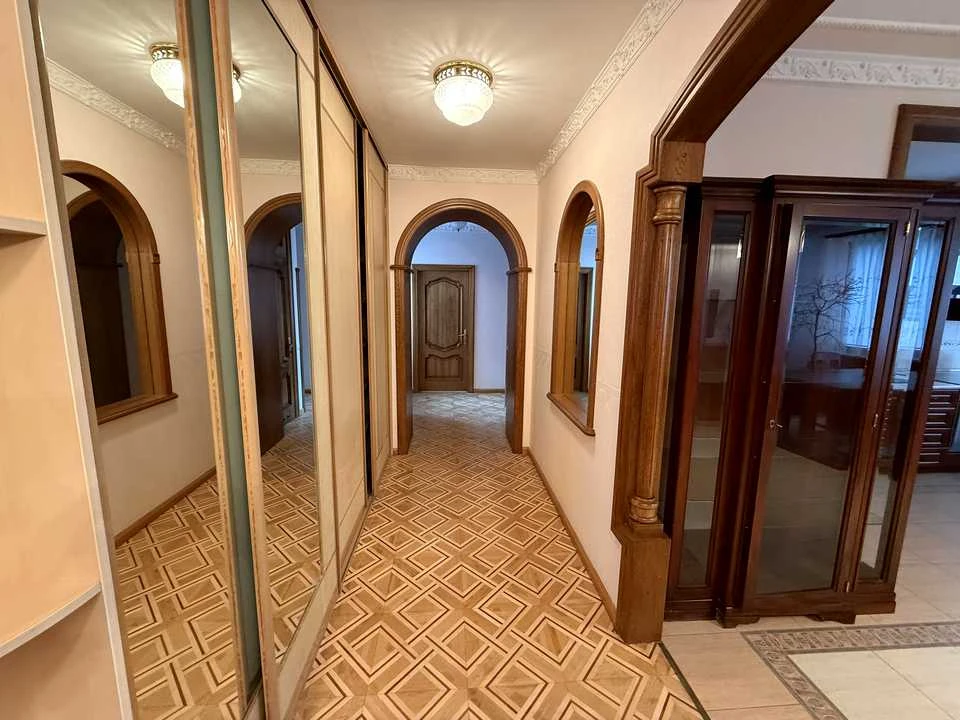 Квартира. Киев, улица Михаила Омеляновича-Павленка