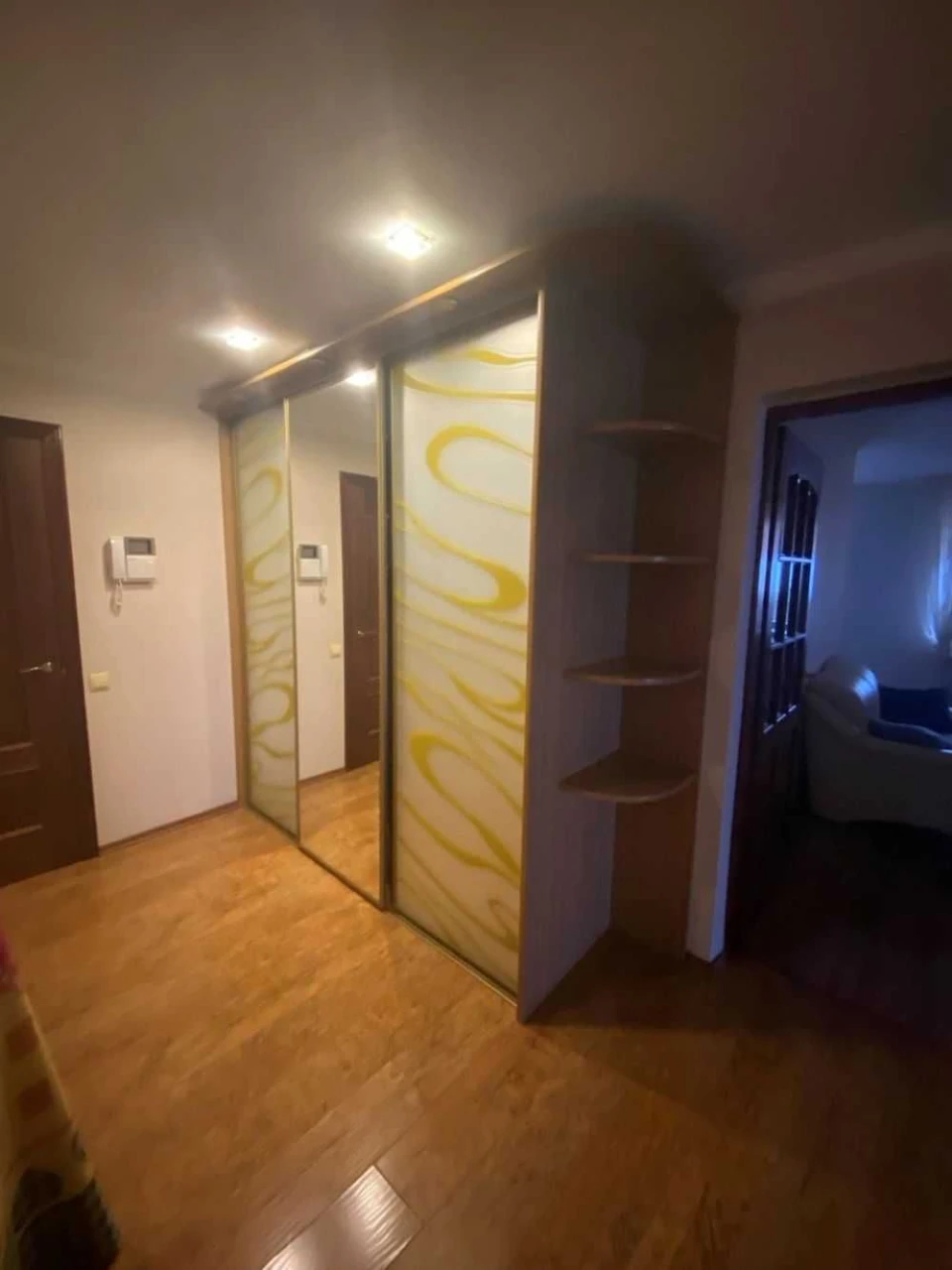 Great offer! Sale of a 3-bedroom apartment, Obolon, вул. Iasyuka