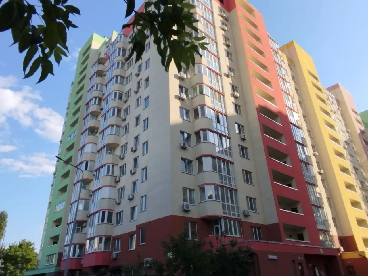 Продаж квартири в ЖК "Садовий Лівобережна" від власника, 1-ша квартира 43.8