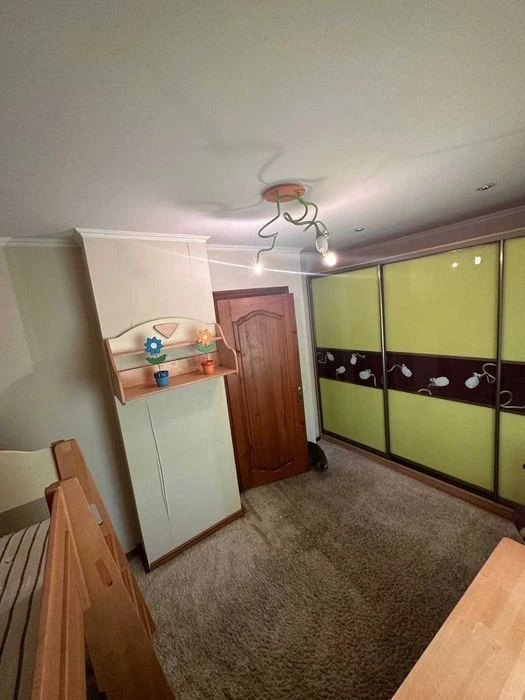 Багаторівнева квартира 214 м² для життя, бізнесу або оренди