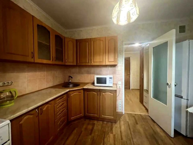 Квартира. Київ, Ревуцького вул.