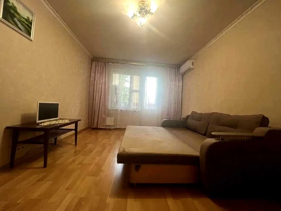 Квартира. Київ, Ревуцького вул.